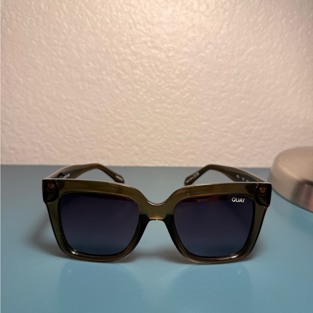 Quay Australia Black and Green Sunglasses